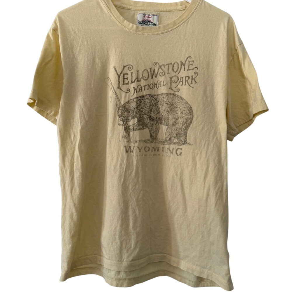 Yellowstone National Parks Collection Graphic T-Shirt Red Jacket‎  Brand Large T